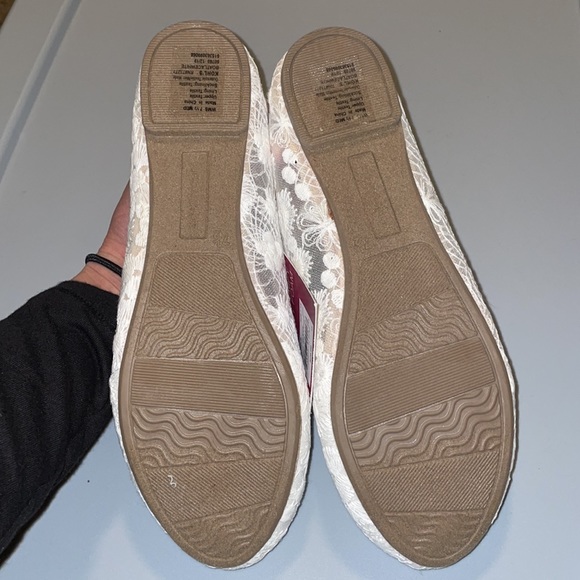 SO from Kohl’s white lacy flats NWT - Picture 3 of 4